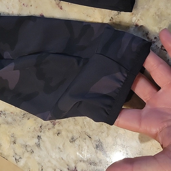 ZYIA ACTIVE FOREST CAMO ZIPPER HOODIE JACKET. - Picture 4 of 12